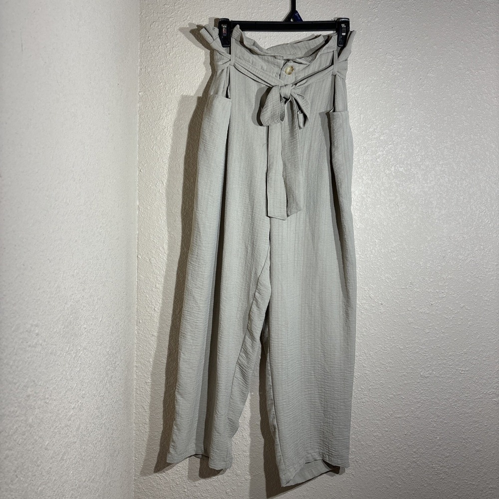 Woman's Zara Dress Pants Size Large Beige